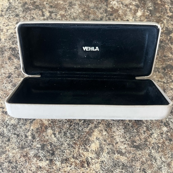 Vehla Tortoise Shell Sunglasses - Picture 6 of 6